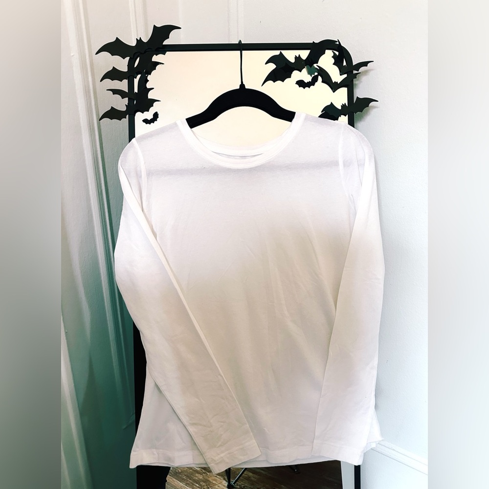 Banana Republic White Long Sleeve Tee (Women’s) – Small Petite